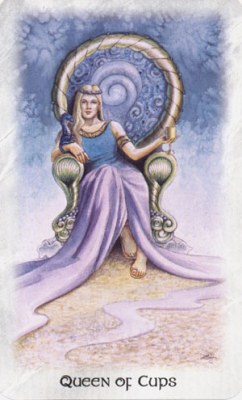 Celtic Dragon Tarot. Аркан Королева Кубков.